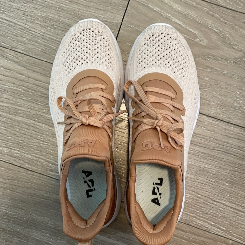 APL Sneakers